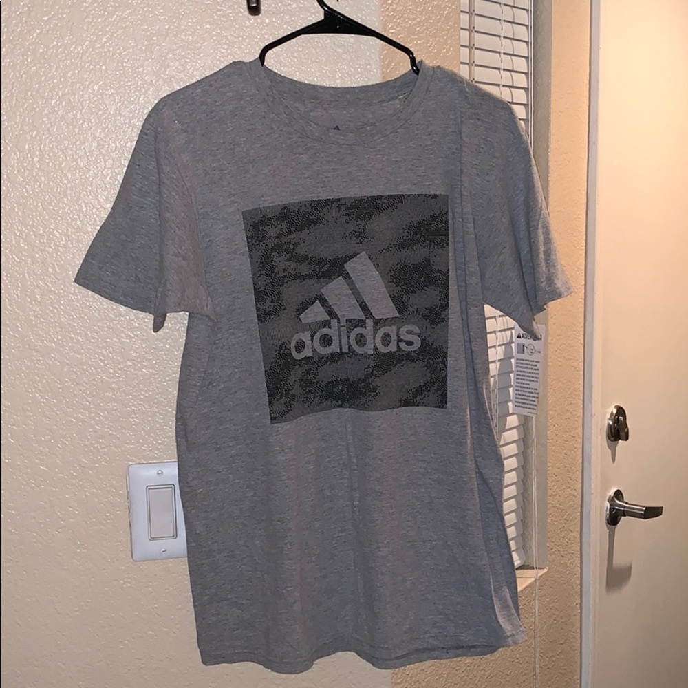 Men’s adidas shirt